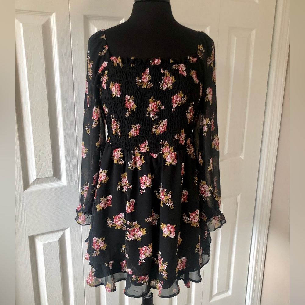 🩷5 for $20🩷 Black Floral Tiered Ruffle Dress